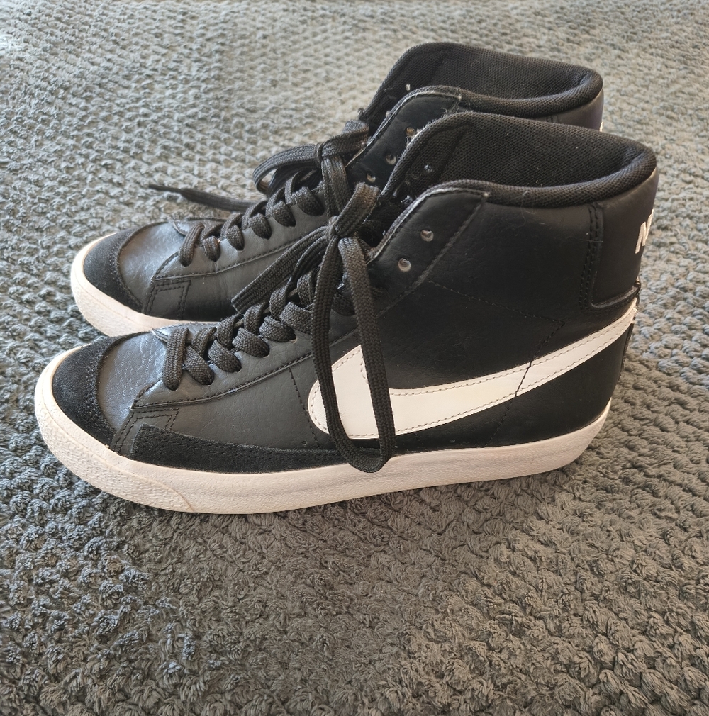 Nike Blazers: Boys Size 5.5 Youth. Black and White High-Top Sneakers . Euc $30